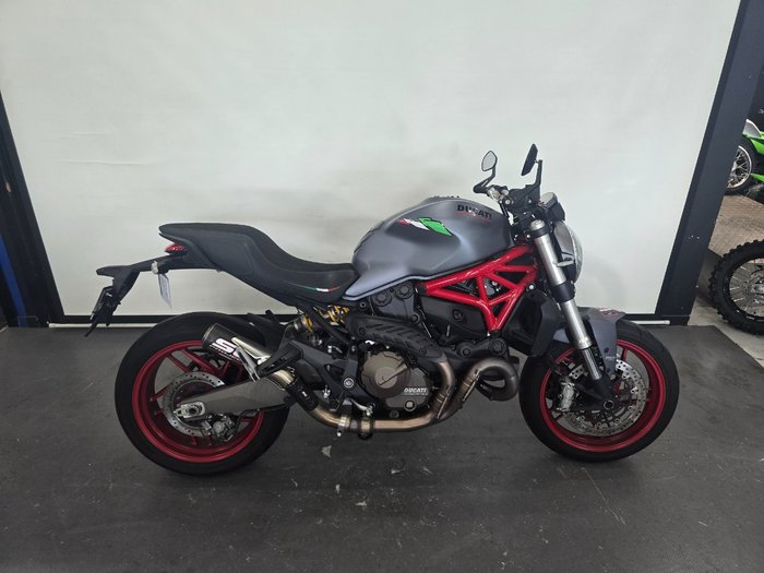 2016 DUCATI MONSTER 821 GREY