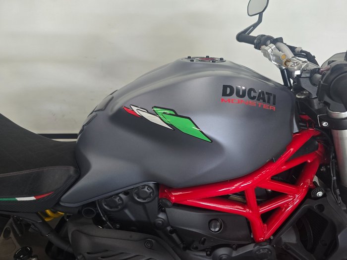 2016 DUCATI MONSTER 821 GREY