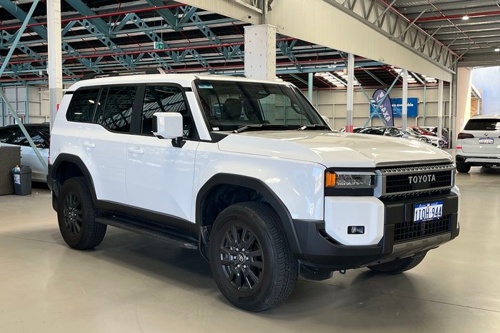 2025 Toyota Landcruiser Prado