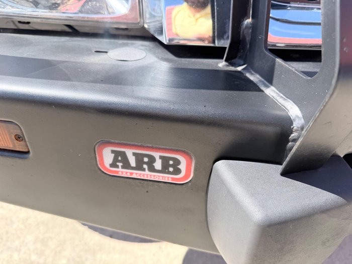 2010 Nissan Navara ST-R D22 MY09 4X4 Artic White