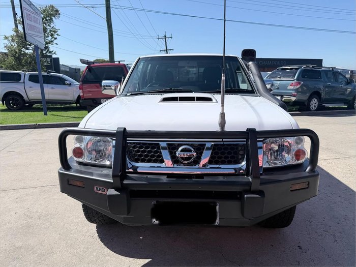 2010 Nissan Navara ST-R D22 MY09 4X4 Artic White