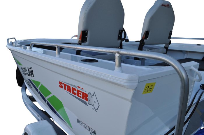 2026 Stacer 449 Outlaw Side Console