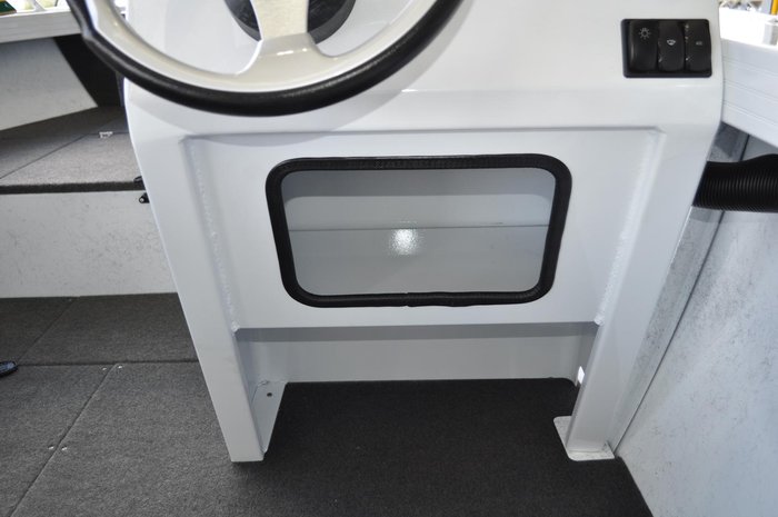 2026 Stacer 469 Outlaw Side Console