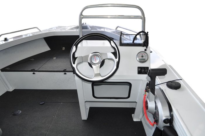 2026 Stacer 469 Outlaw Side Console