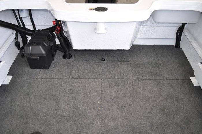 2026 Stacer 469 Outlaw Side Console