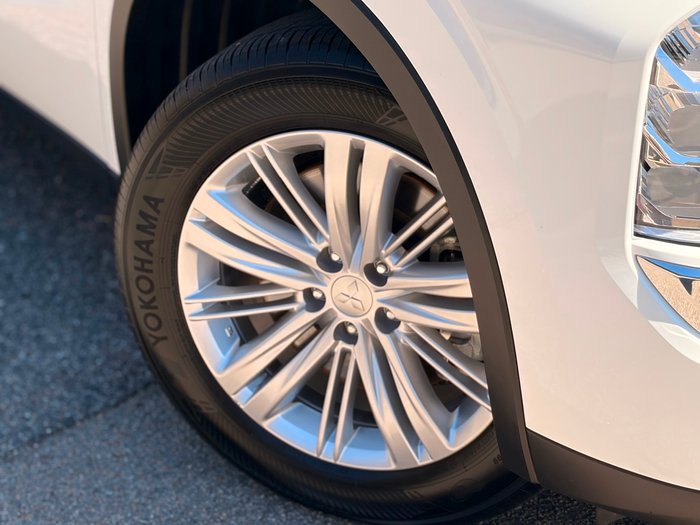 2024 Mitsubishi Outlander ES