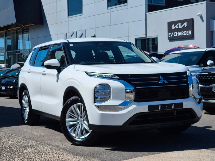 2024 Mitsubishi Outlander ES