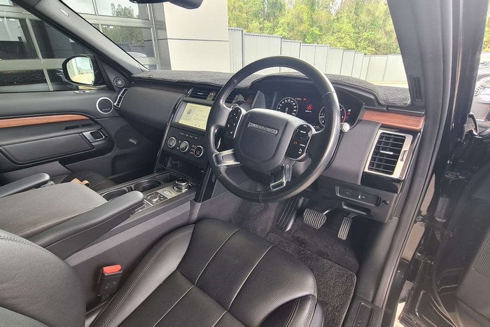 2020 Land Rover Discovery SD6 S