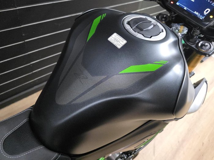 2026 Kawasaki Z900 SE Grey