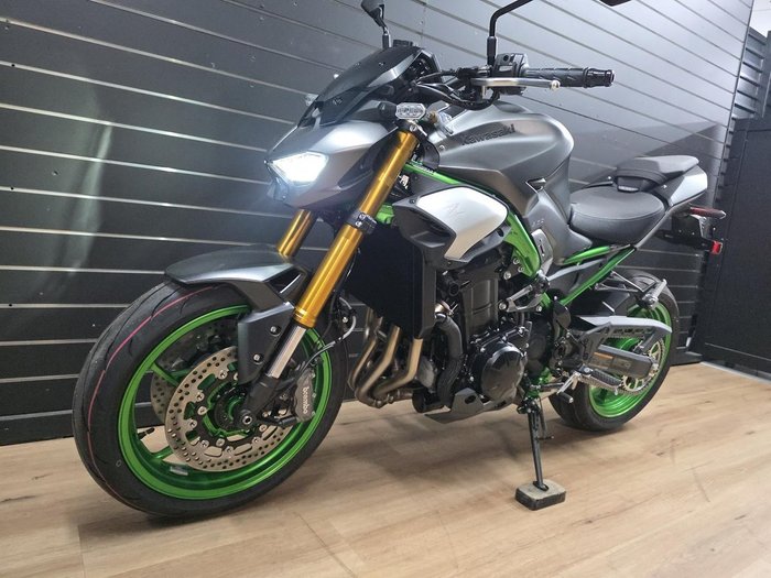 2026 Kawasaki Z900 SE Grey