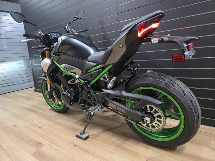 2026 Kawasaki Z900 SE Grey
