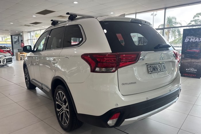 2016 Mitsubishi Outlander LS