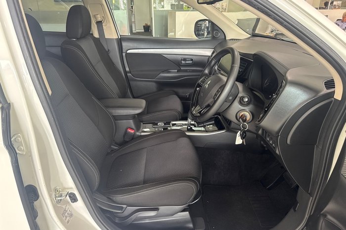 2016 Mitsubishi Outlander LS