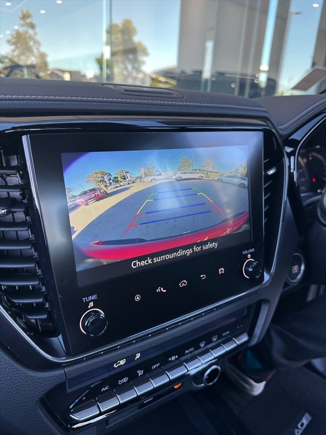 2024 Isuzu D-MAX BLADE