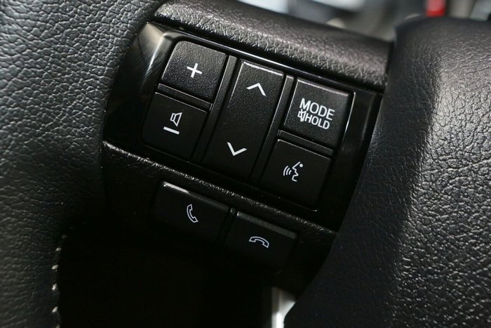 2023 Toyota Hilux SR5