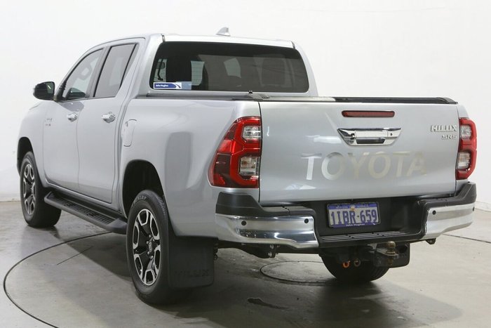 2023 Toyota Hilux SR5