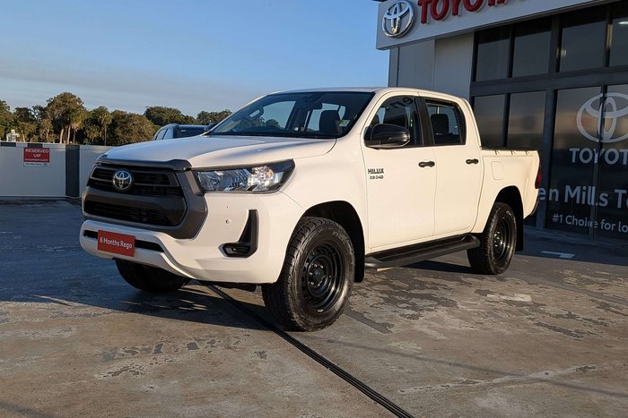 2022 Toyota Hilux SR