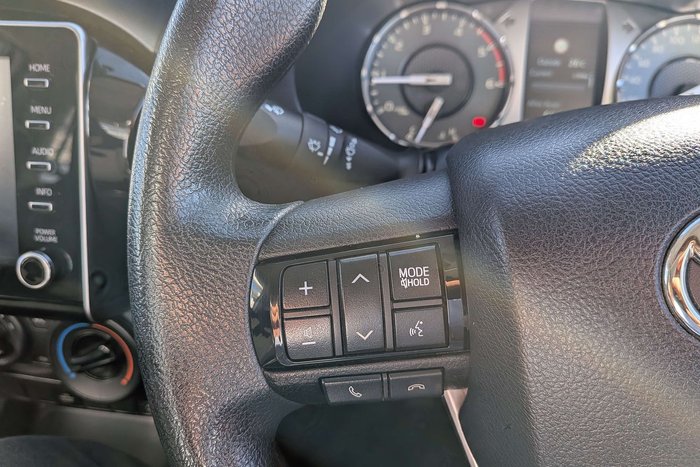 2022 Toyota Hilux SR