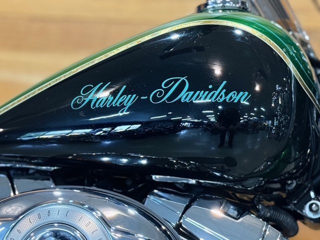 2010 HARLEY-DAVIDSON FLSTC HERITAGE SOFTAIL CLASSIC