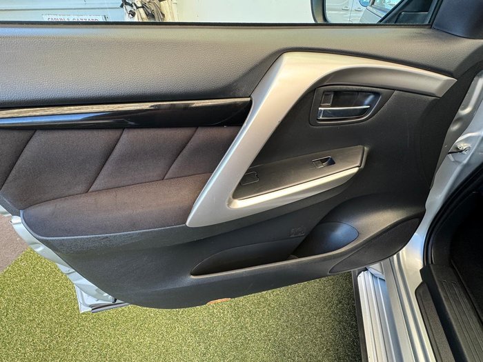 2017 Mitsubishi Pajero Sport GLX