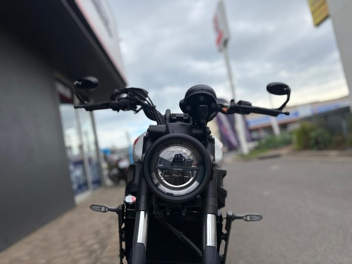 2025 Yamaha XSR700 (MTM660LA)