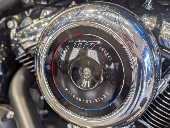 2026 Harley-Davidson Heritage Classic 117 (FLHC)