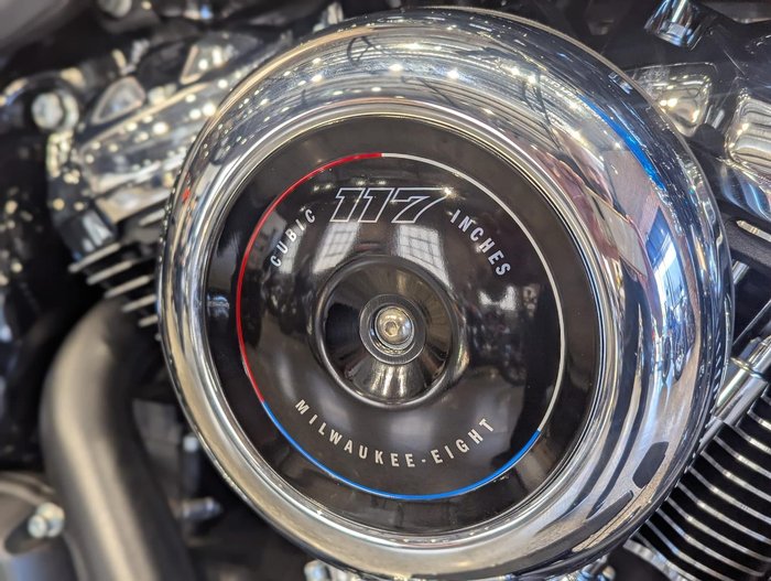 2026 Harley-Davidson Heritage Classic 117 (FLHC)