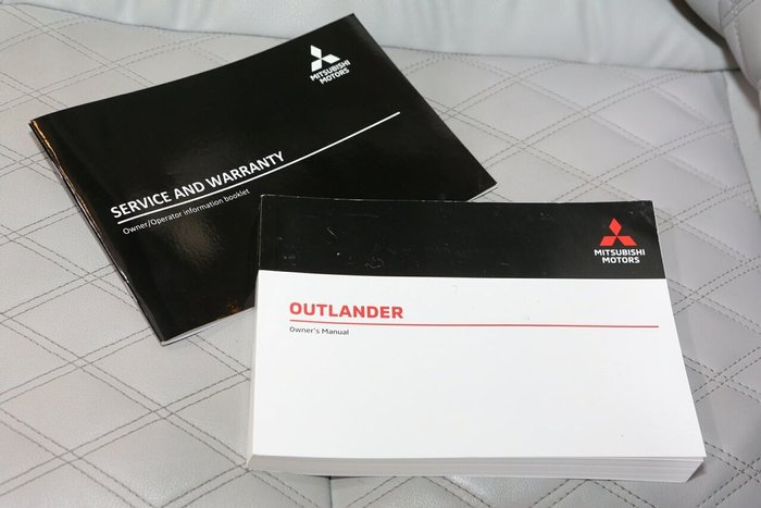 2022 Mitsubishi Outlander Exceed