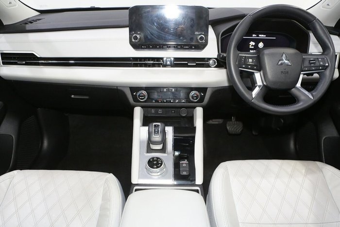 2022 Mitsubishi Outlander Exceed