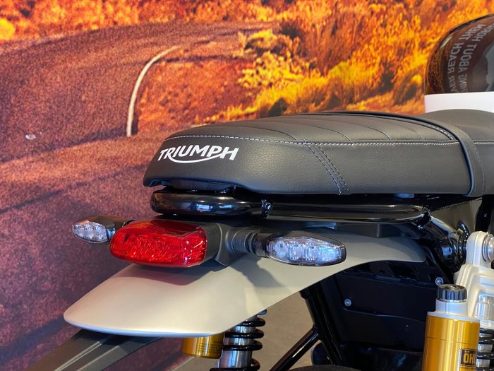 2025 Triumph Speed Twin 1200 RS Speed Twin Black