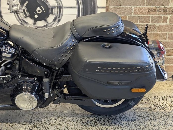 2025 Harley-Davidson Heritage Classic 117 (FLHC) Softail Black