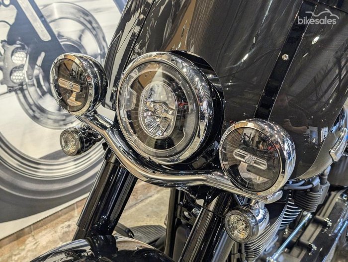 2025 Harley-Davidson Heritage Classic 117 (FLHC) Softail Black