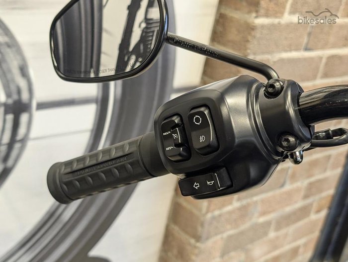 2025 Harley-Davidson Heritage Classic 117 (FLHC) Softail Black