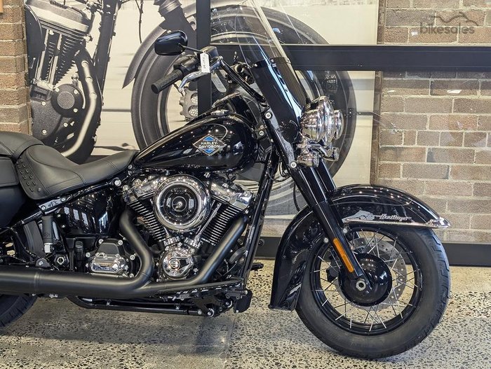 2025 Harley-Davidson Heritage Classic 117 (FLHC) Softail Black