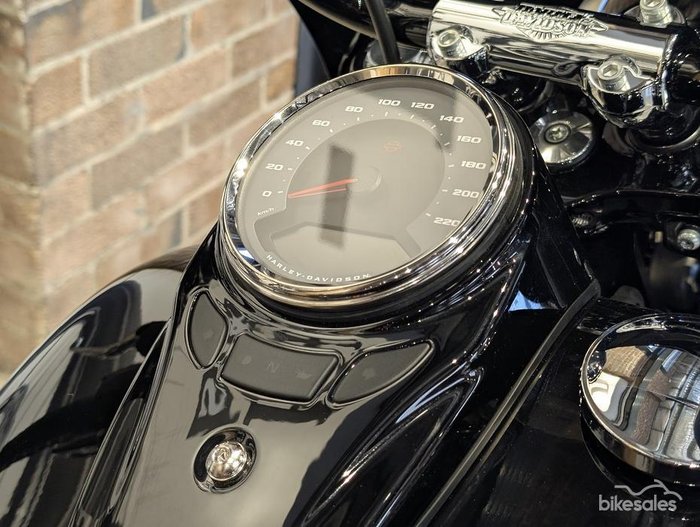 2025 Harley-Davidson Heritage Classic 117 (FLHC) Softail Black