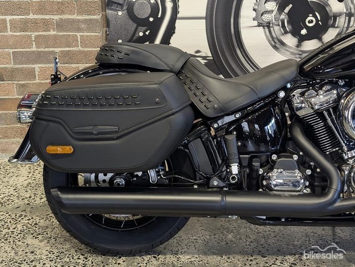 2025 Harley-Davidson Heritage Classic 117 (FLHC) Softail Black