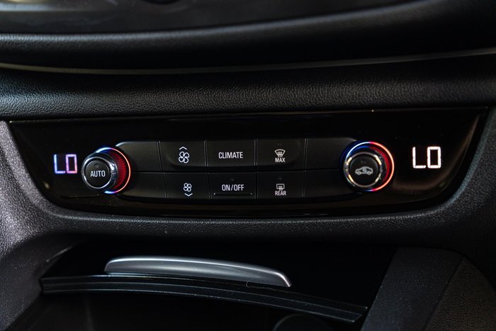 2018 Holden Commodore LT