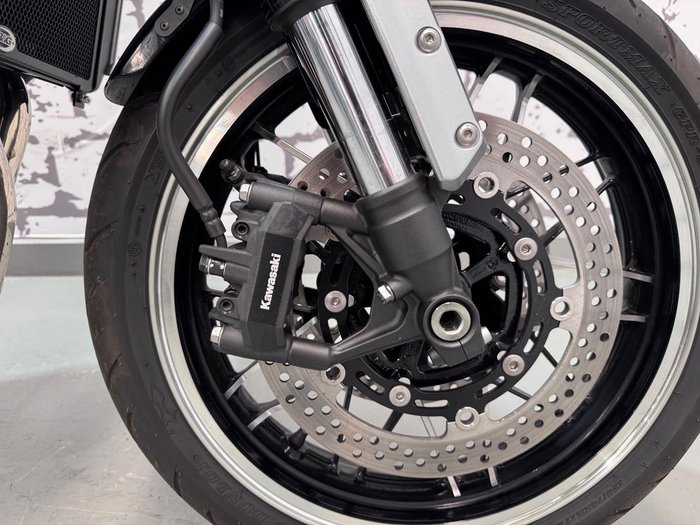 2023 Kawasaki Z900RS (Z900C) Z Red