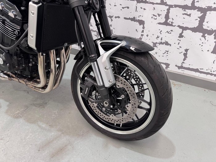 2023 Kawasaki Z900RS (Z900C) Z Red