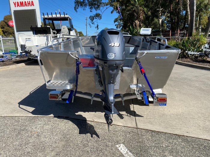 2026 QUINTREX 420 Busta