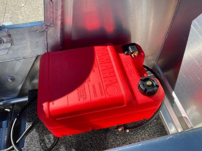 2026 QUINTREX 420 Busta