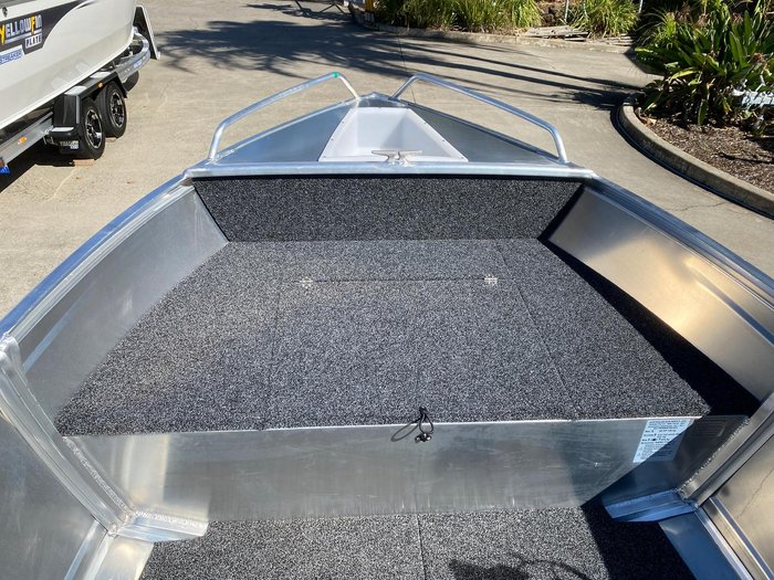 2026 QUINTREX 420 Busta