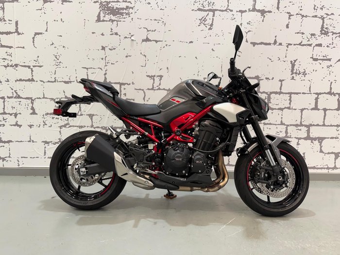 2025 Kawasaki Z900 (ZR900S) Z Grey