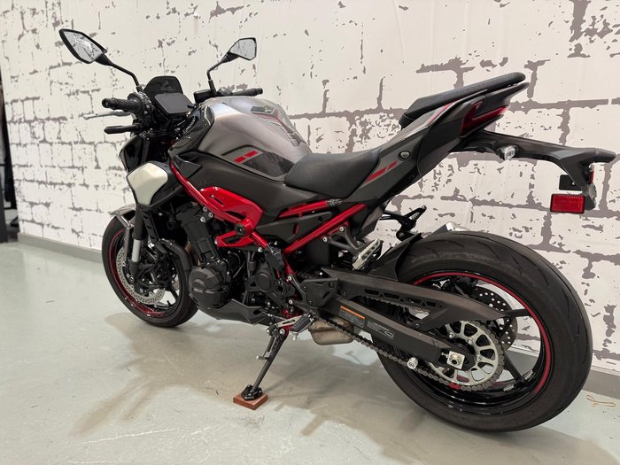 2025 Kawasaki Z900 (ZR900S) Z Grey