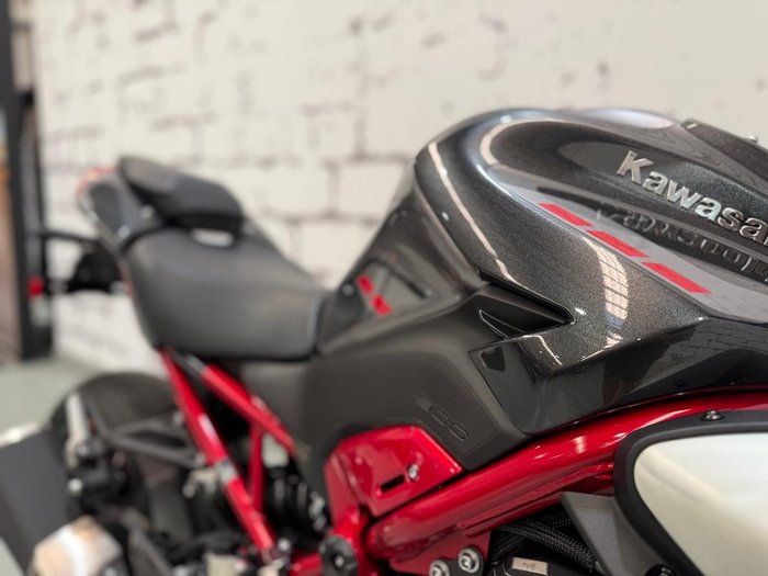 2025 Kawasaki Z900 (ZR900S) Z Grey