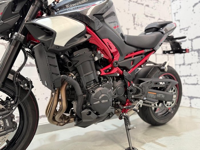 2025 Kawasaki Z900 (ZR900S) Z Grey