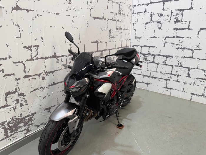 2025 Kawasaki Z900 (ZR900S) Z Grey