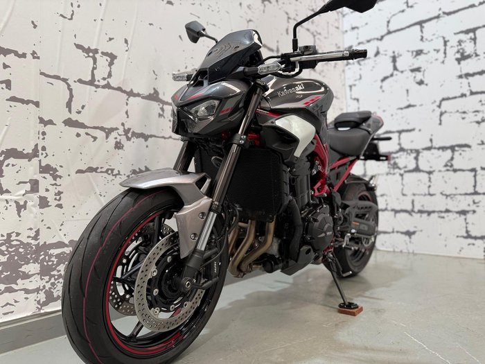 2025 Kawasaki Z900 (ZR900S) Z Grey