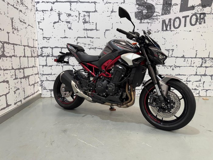2025 Kawasaki Z900 (ZR900S) Z Grey