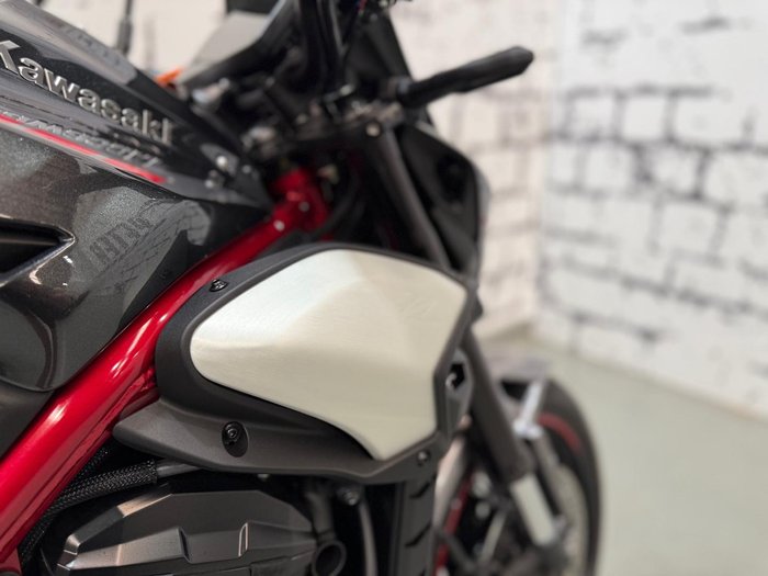 2025 Kawasaki Z900 (ZR900S) Z Grey